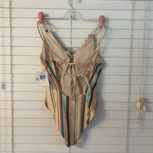 NWT‎ Beach Lingo One Piece Striped Swimsuit Size M - Picture 4 of 5